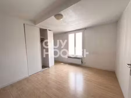 studio | rare sur le secteur