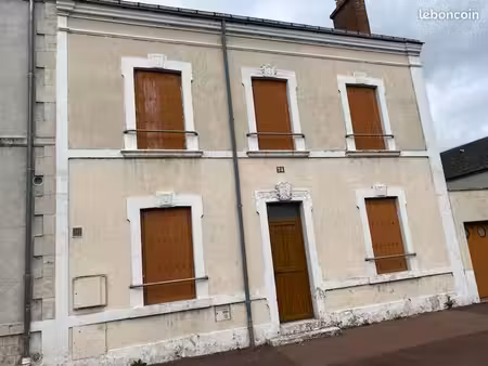 maison de ville de 200m2 à st jean de la ruelle