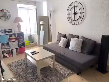 t2 meublé - proche avenue 83 - la valette centre