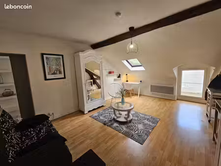 vaste studio à louer centre d’orleans