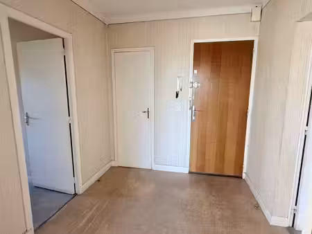 a louer appartement de type 3 residence champ bernard