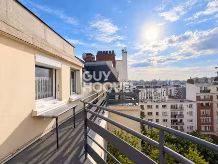 studio avec balcon de 12m² à 5 minutes du métro 7 fort d'aubervilliers