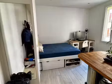 studio 20m2 entièrement rénové - place des ternes