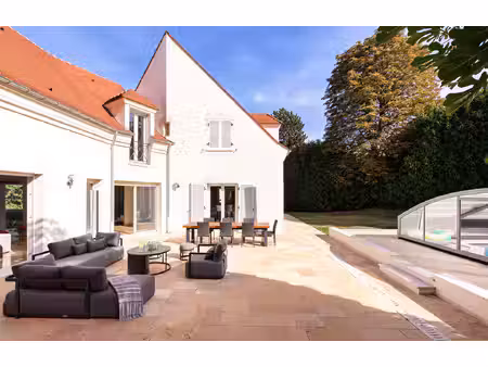 maison d'exception de 412 m² avec parc et piscine