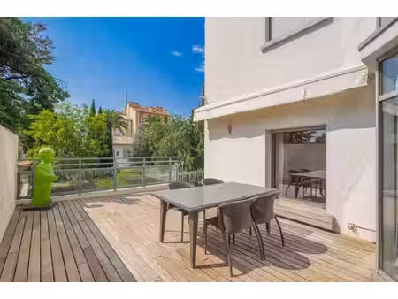 cannes centre grand appartement bourgeois de 4 pièces avec