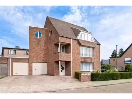 immeuble de rapport à vendre à bloemfonteinstraat 25 turnhout (rbx01129)