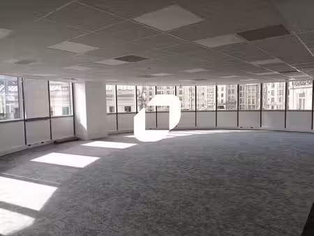 location bureaux 133m² à 1751m²