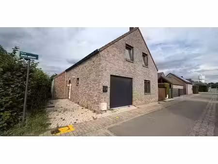 villa à louer à chaumont-gistoux pour € 1.800 avec 4 chambres à coucher