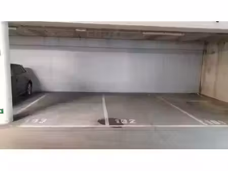 à louer – parking sécurisé à ottignies-lln