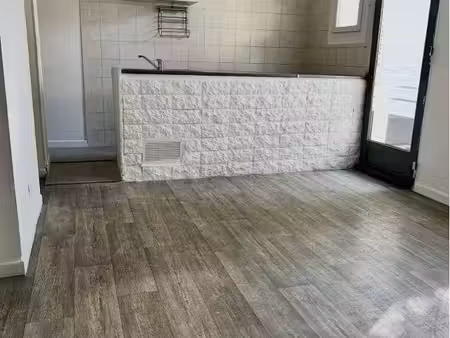 t3 55 m² plain-pied + terrasse + parking – 890 cc