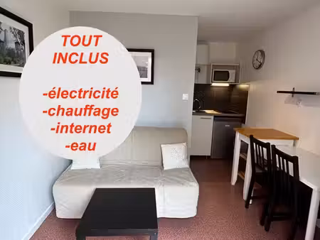 studio meublé tout-équipé avec parking, en lotissement pavillonnaire très calme