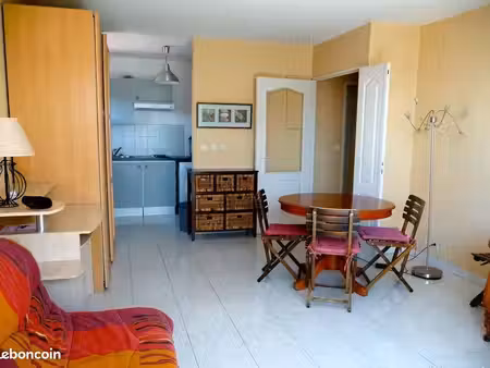 beau studio meublé 38m² + terrasse 12m² vue mer