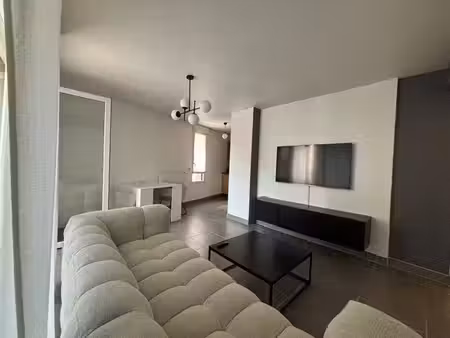 appartement meublé t2 avec loggia et stationnement - tours nord