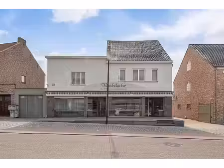 karaktervol pand met voormalige bakkerij in het centrum van kortenaken