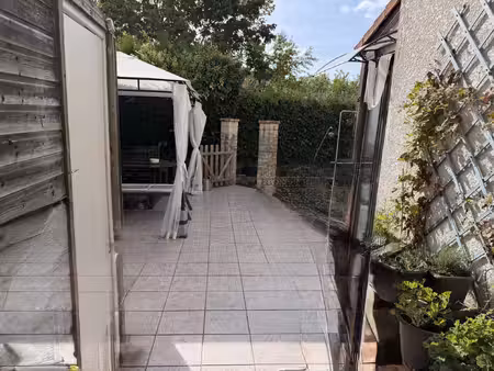 nevers, à louer une charmante maison de ville.