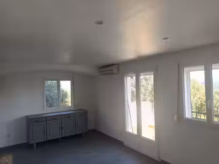 appartement t2 meuble avec parking et terrasse