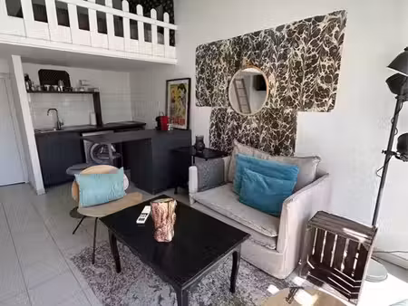 location studio meublé