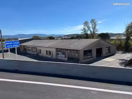 location local mélou 210 m2