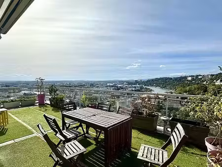 appartement 4 chambres meublé avec piscine, terrasse et jardin