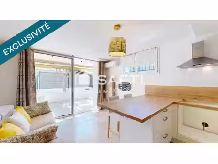 appartement t2, en rez-de-jardin, deux places de stationnement privative