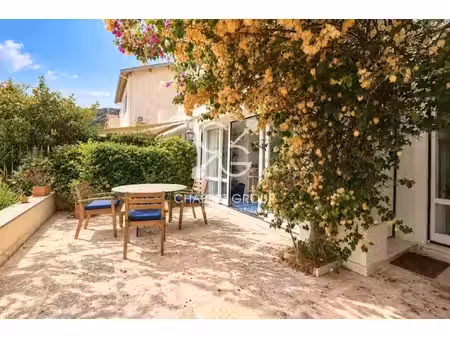 exclusivité - villefranche-sur-mer – centre-ville - appartement – 3 pièces – 68 m² – terra