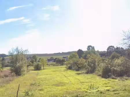 terrain viabilisé de 920 m² proche de sens