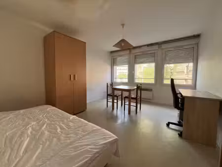 studio - 1er étage - meublé - 23m2 - rue fernel