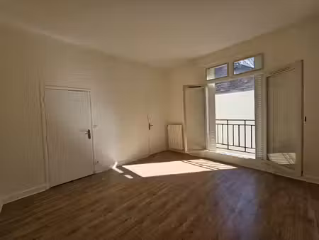 bordeaux - quinconces - lumineux et grand t1 de 30,86 m2 - r