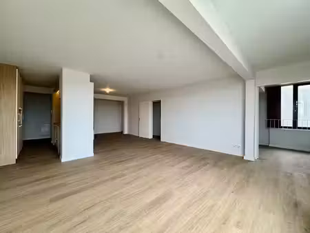 t4 vide avec parking