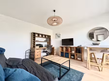 t2 meublé avec balcon et parking
