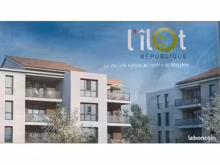 meyzieu centre, t3 de 70 m² traversant avec grand balcon de 13 m² et garage