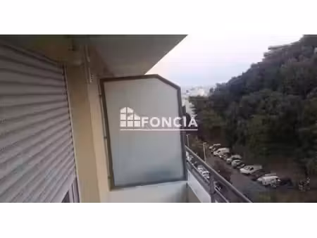 la bornala / dernier etage avec balcon