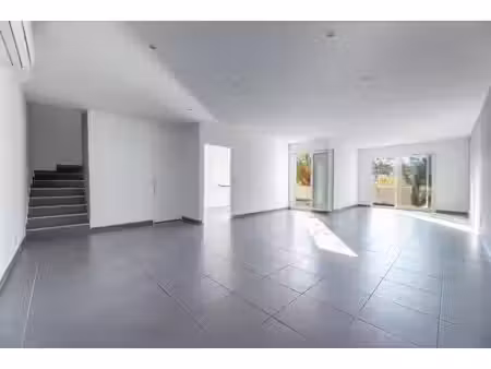 référence : 7365-asi - peypin - duplex t4 dans le centre du village