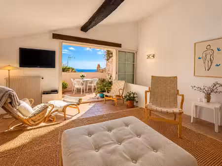exclusivité -- maison de caractère avec terrasse et vue mer