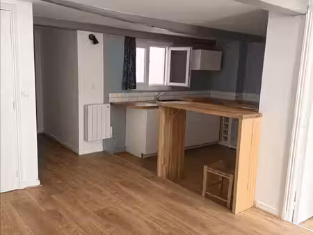 appartement - 5ème étage - 40 m2 - 2 pièces - non meublé