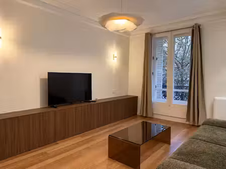 très bel appartement 3 pièces rénové - île de la cité - paris 4e