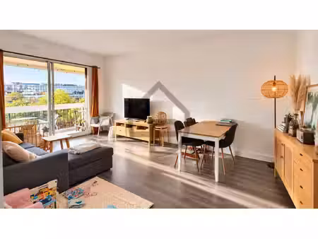 deux pieces de 53 m² vide