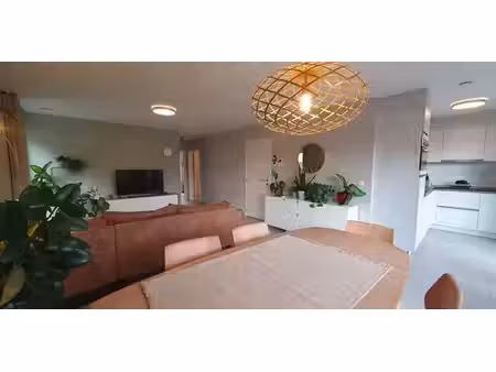 appartement à louer à bree pour € 900 avec 2 chambres à coucher
