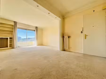 square michelet : appartement t3 - 77 m²