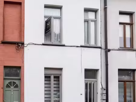 uitstekend gelegen op te frissen woning in het centrum va...