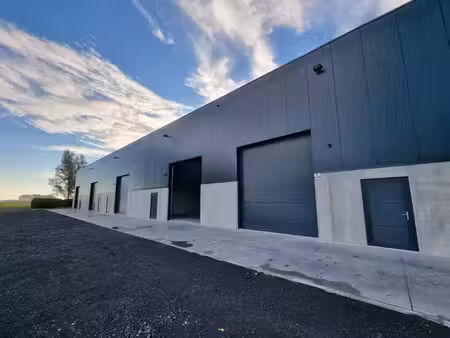 entrepôt spacieux (170 m²) à louer à nieuport