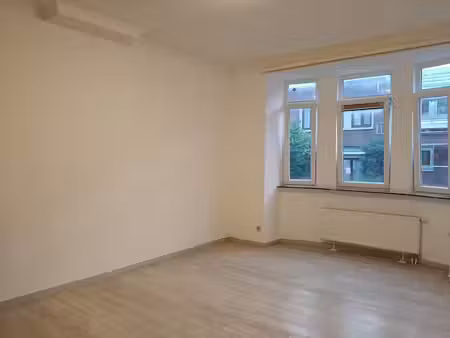 très bel appartement 2 chambres avec terrasse