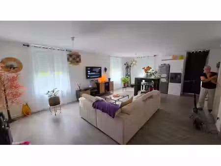 perigueux (24) maison à louer 4 pièces de 92 m²- 3 chambres - terrain de 200 m²