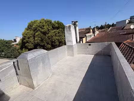 studio calme avec terrasse
