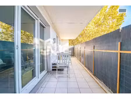 toulon est- appartement t3 de 64 m2 au 3eme etage avec ascen