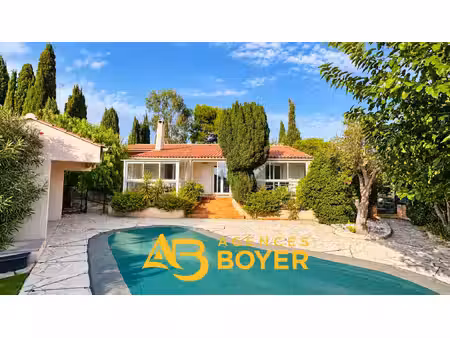 exclusivite sanary-sur-mer villa t4 de plain-pied avec pi