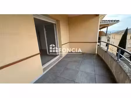appartement t3 avec terrasse de 10 m² et parking privatif dans une résidence sécurisée