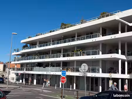location studio meublé 21 m² centre ville la rochelle