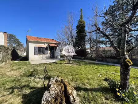 maison 2 pièces - loyer 855 € + 9 €