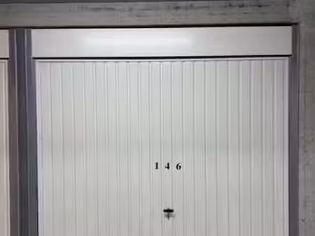 location garage box et parking à vannes gare - hôpital (56000) : à louer / 13m² vannes gar